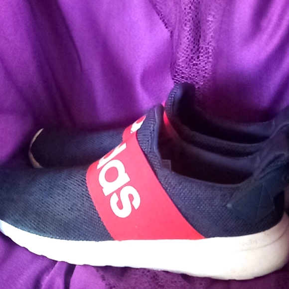 Adidas cloudfoam slip ons - Picture 2 of 9